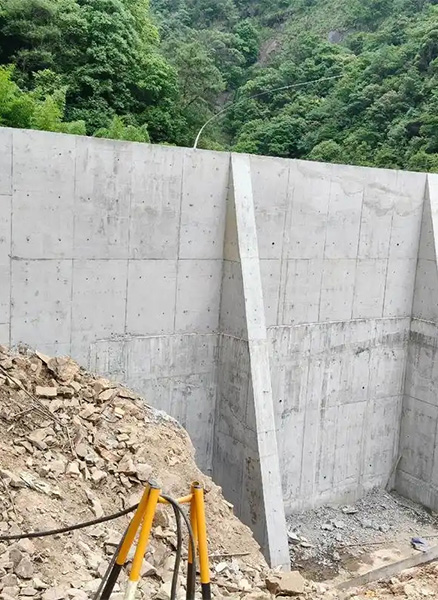 济宁兖州区重力式挡土墙